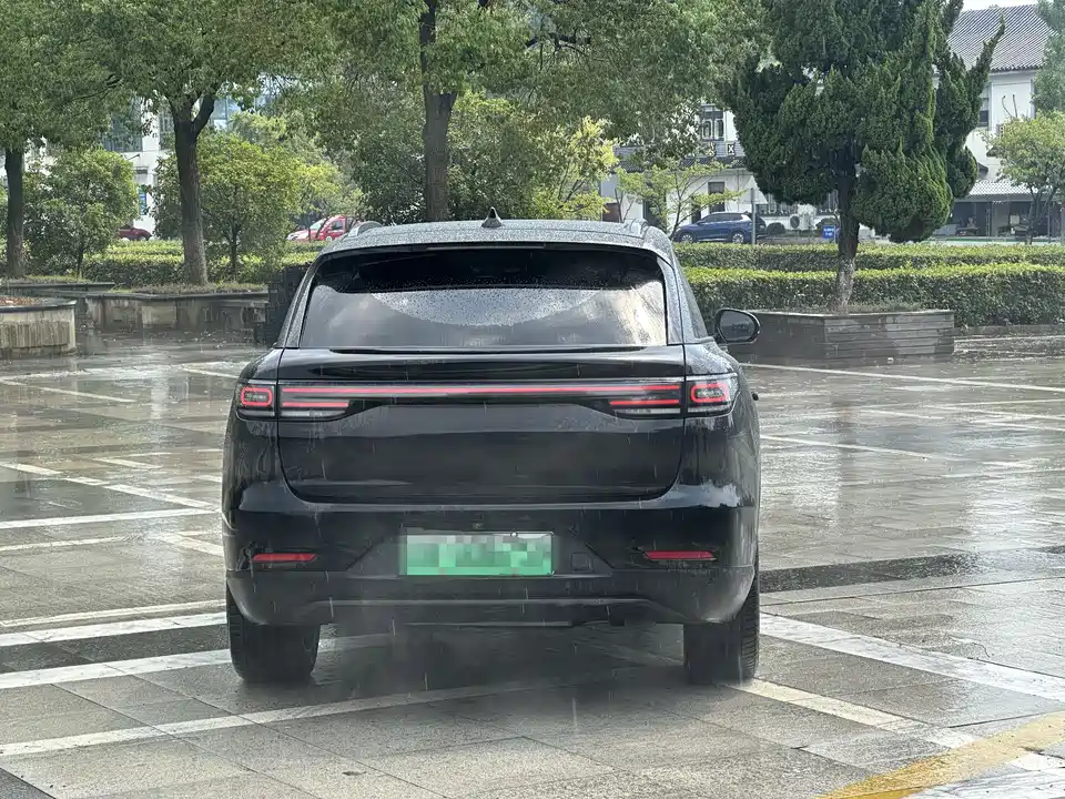 Leapmotor C11