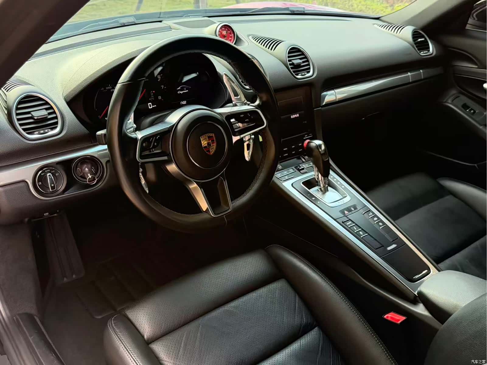 Porsche Cayman, 2019 все фото