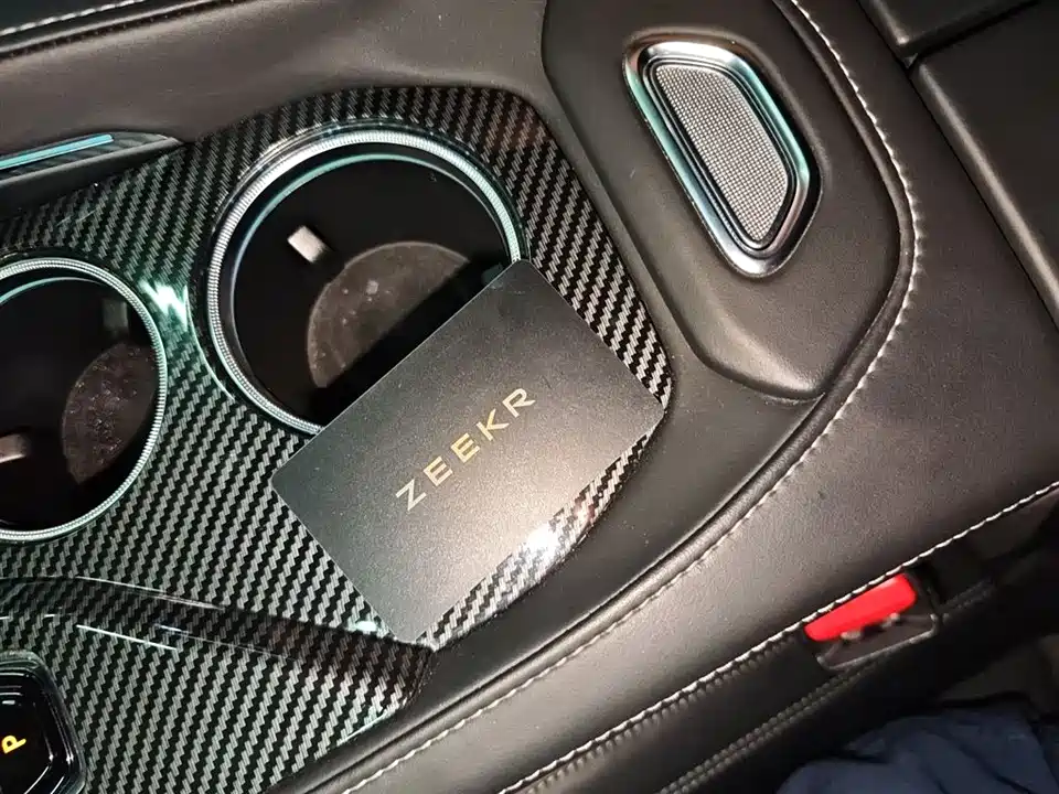 Zeekr 001