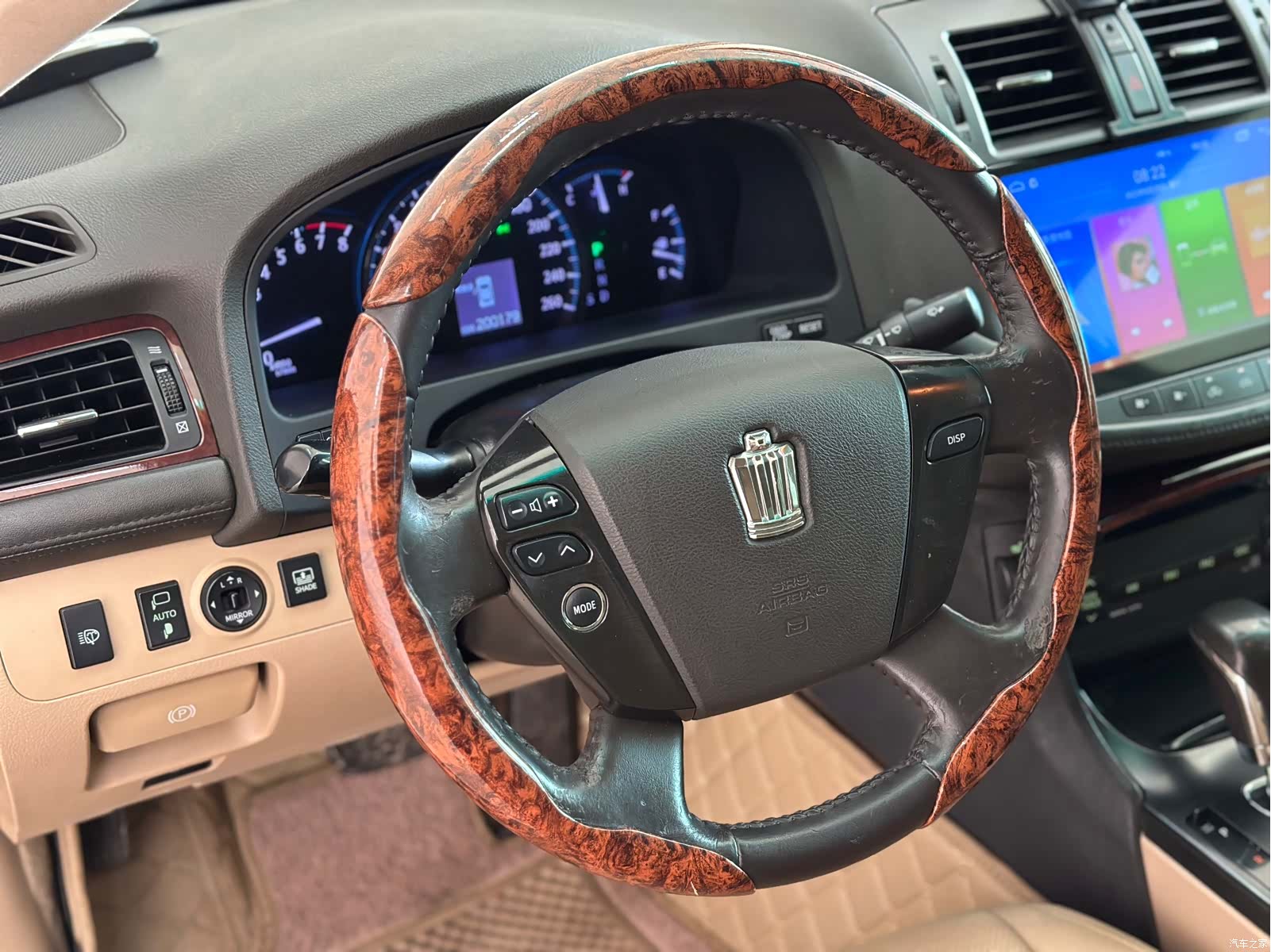 Toyota Crown, 2012 все фото