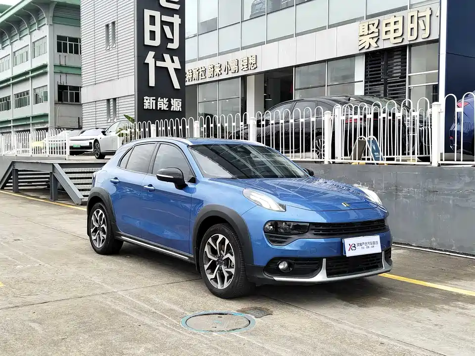 Lynk & Co 02