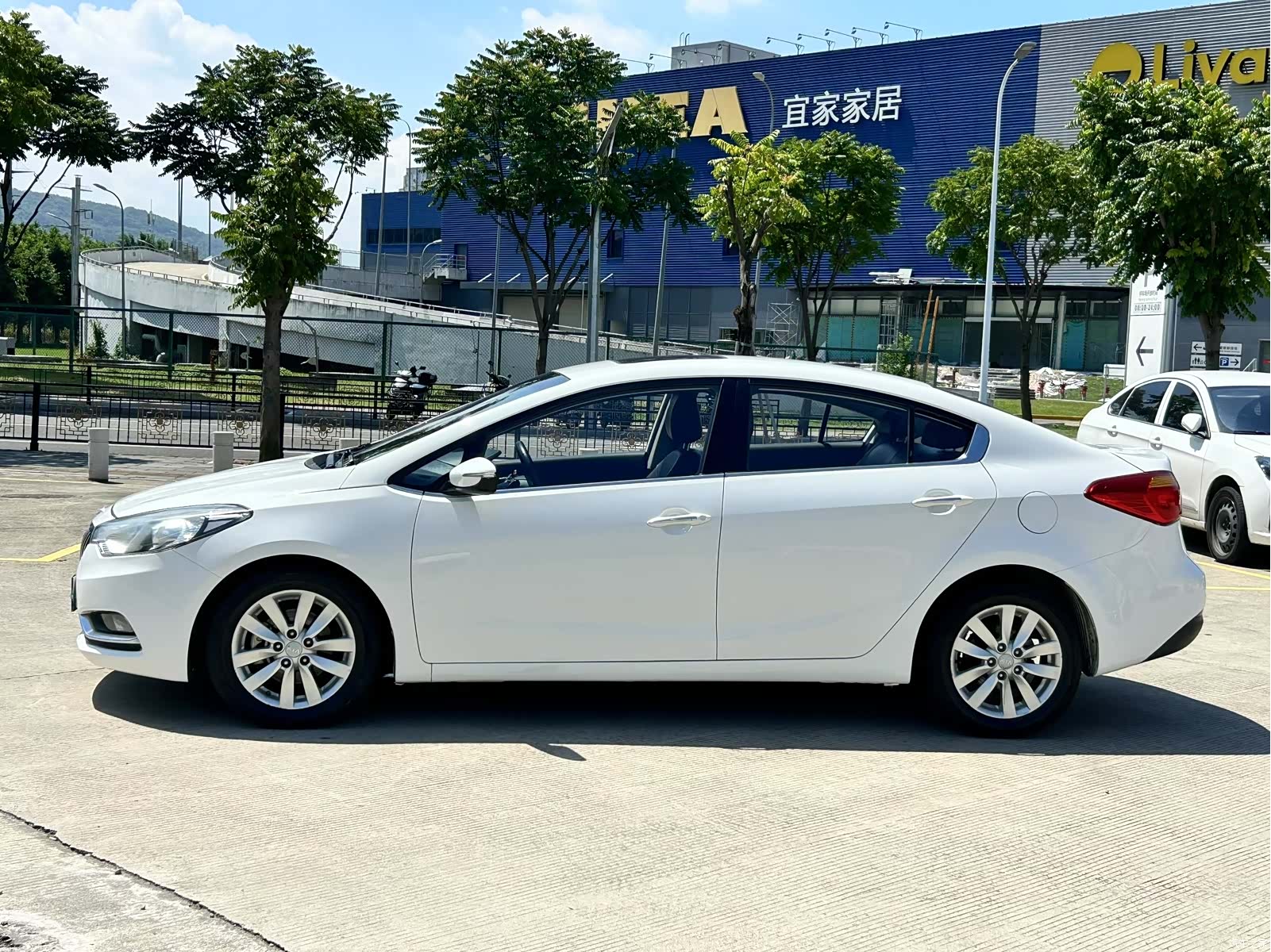 Kia K3, 2014 8