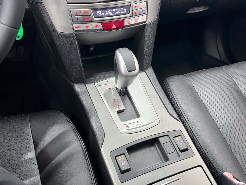 Subaru Outback, 2012 10