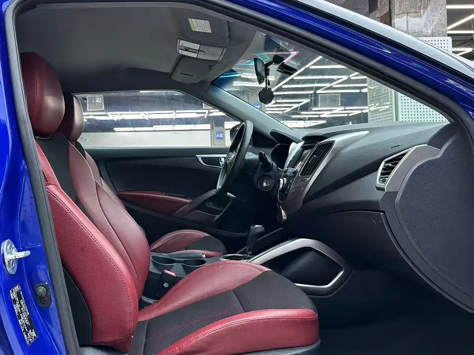 Hyundai Veloster