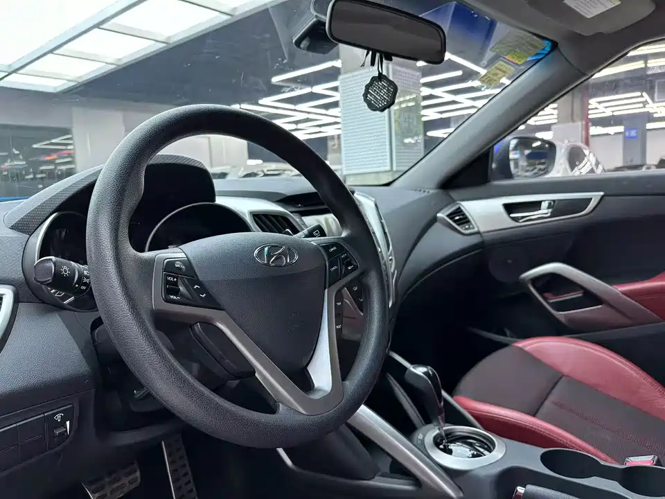 Hyundai Veloster