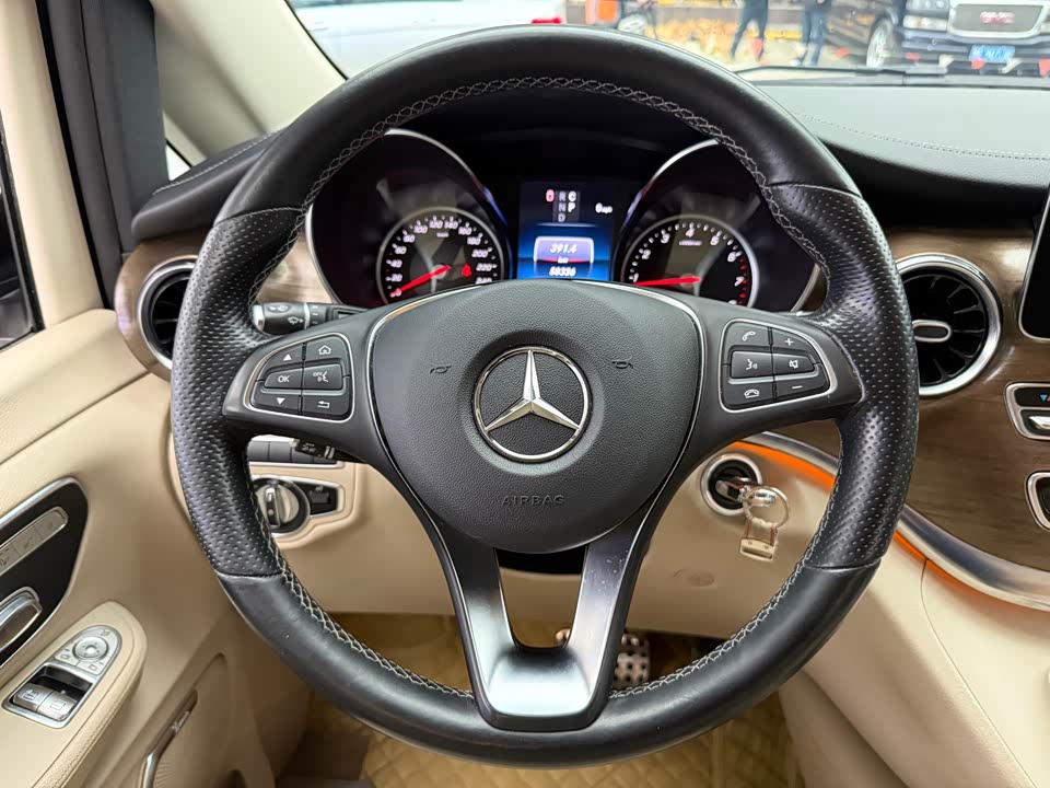 Mercedes-Benz V-class