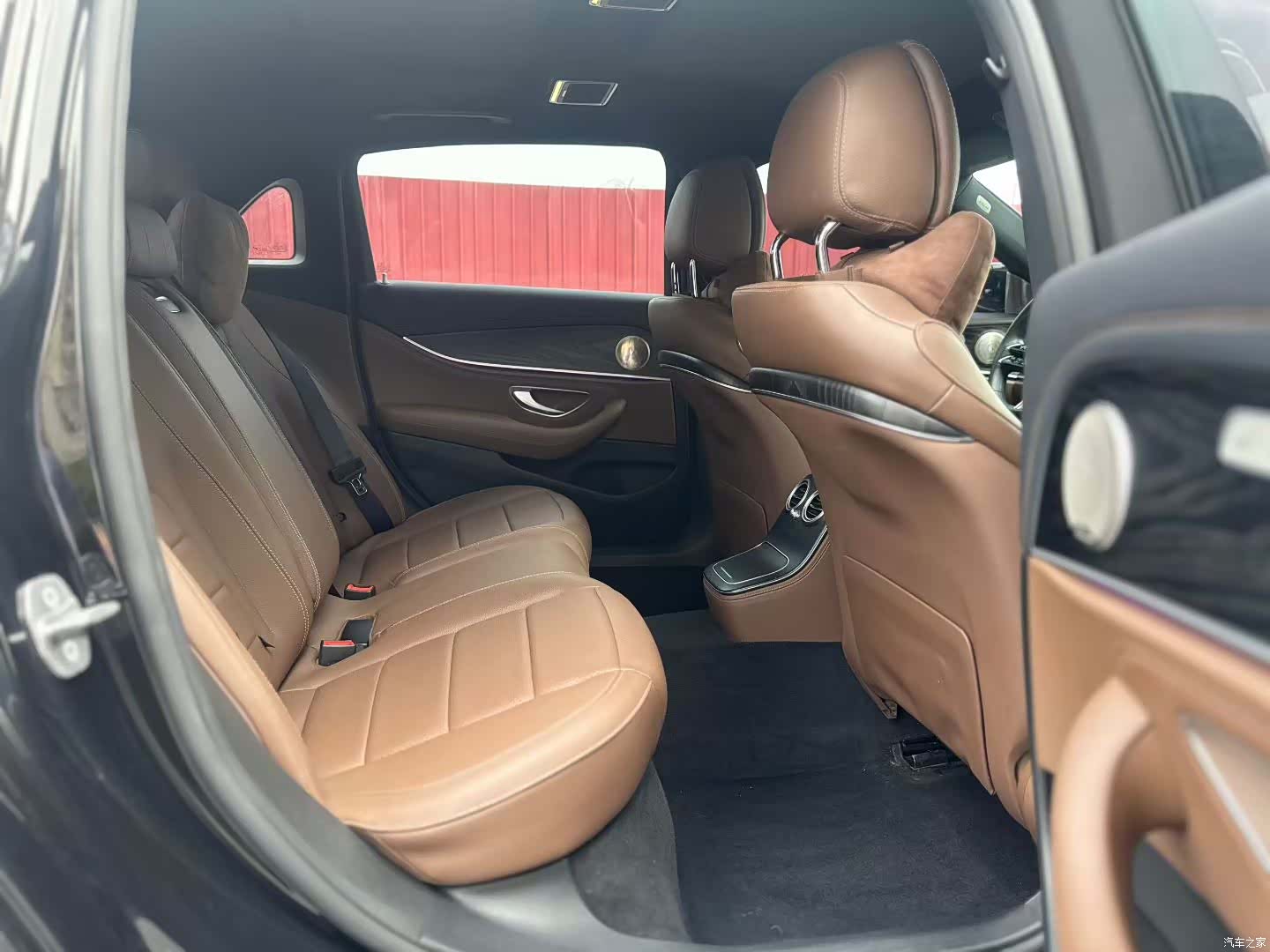 Mercedes-Benz E-Class, 2022 6