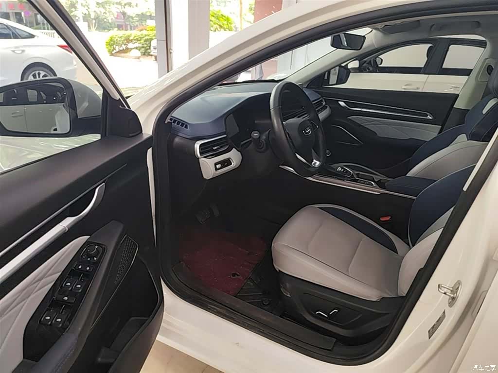Geely Emgrand, 2023 16