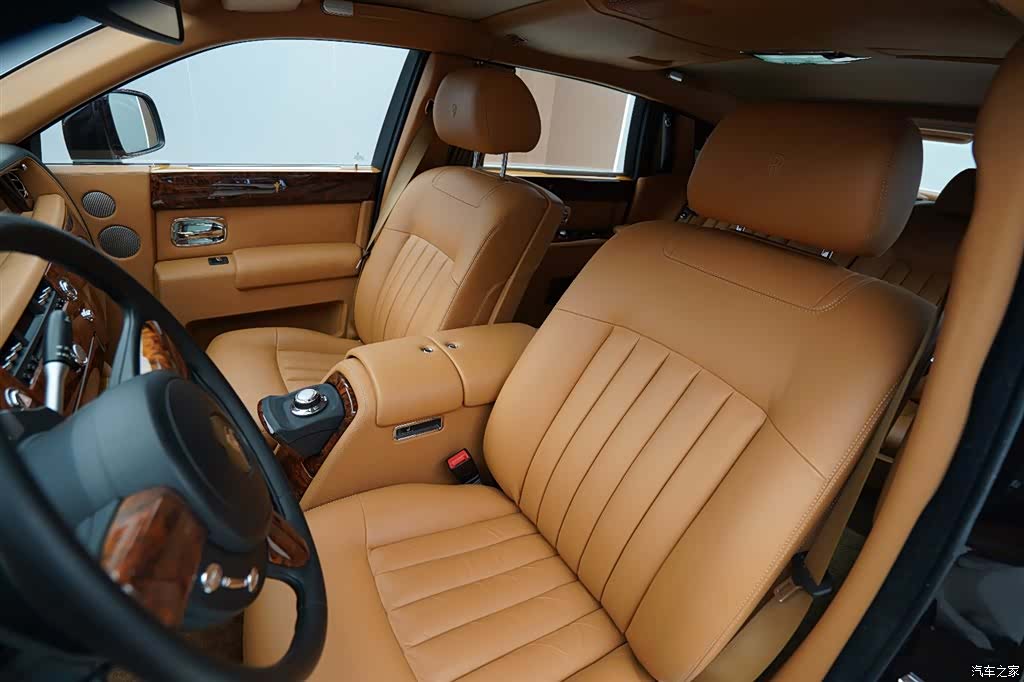 Rolls-Royce Phantom, 2011 4