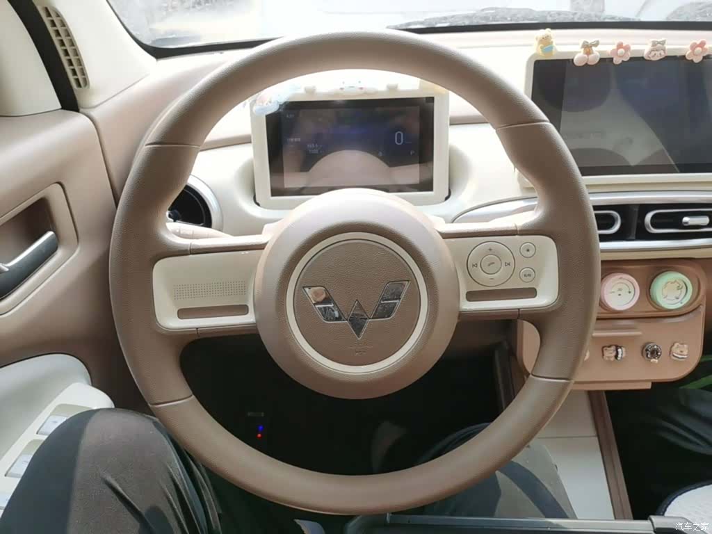 Wuling MINIEV, 2025 11