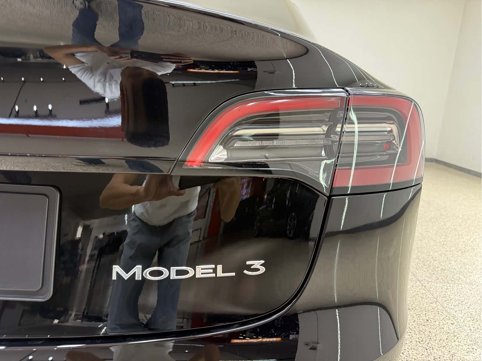 Tesla Model 3, 2022 36
