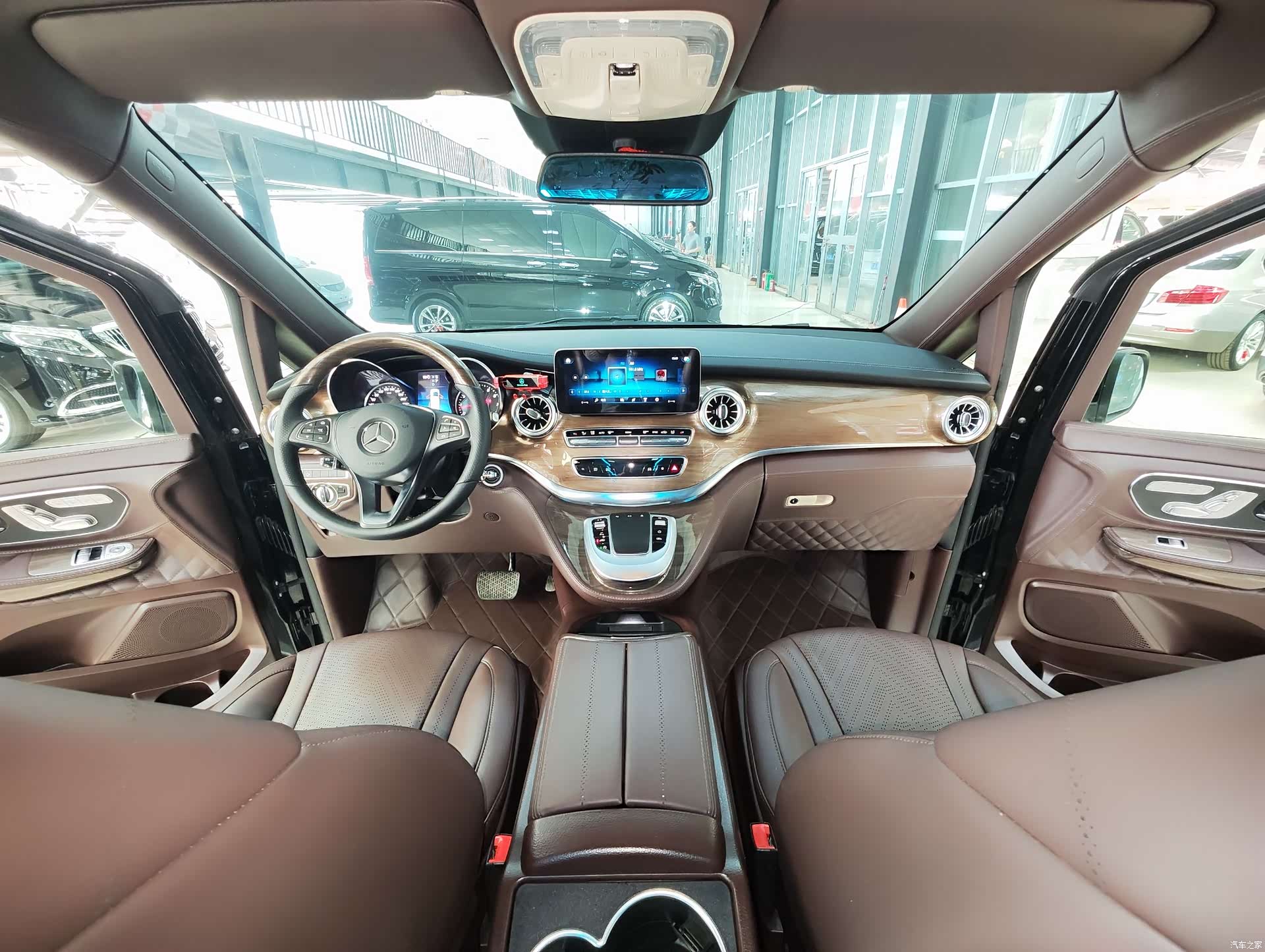 Mercedes-Benz V-Class, 2022 6