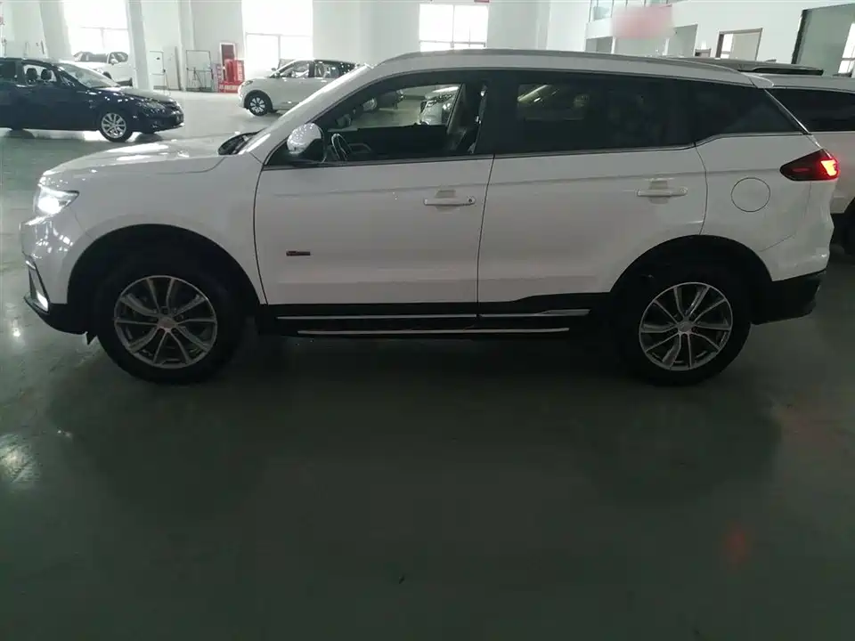 Geely Atlas