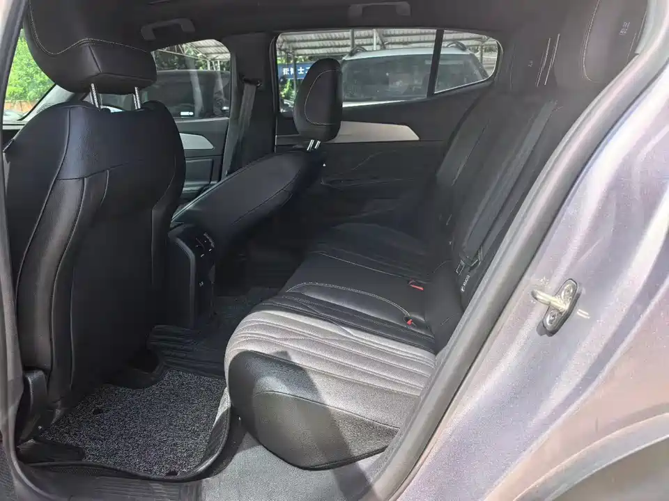 Peugeot 408X