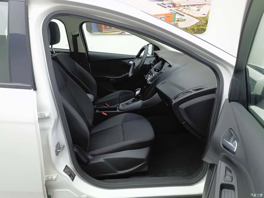 Ford Focus, 2019 23