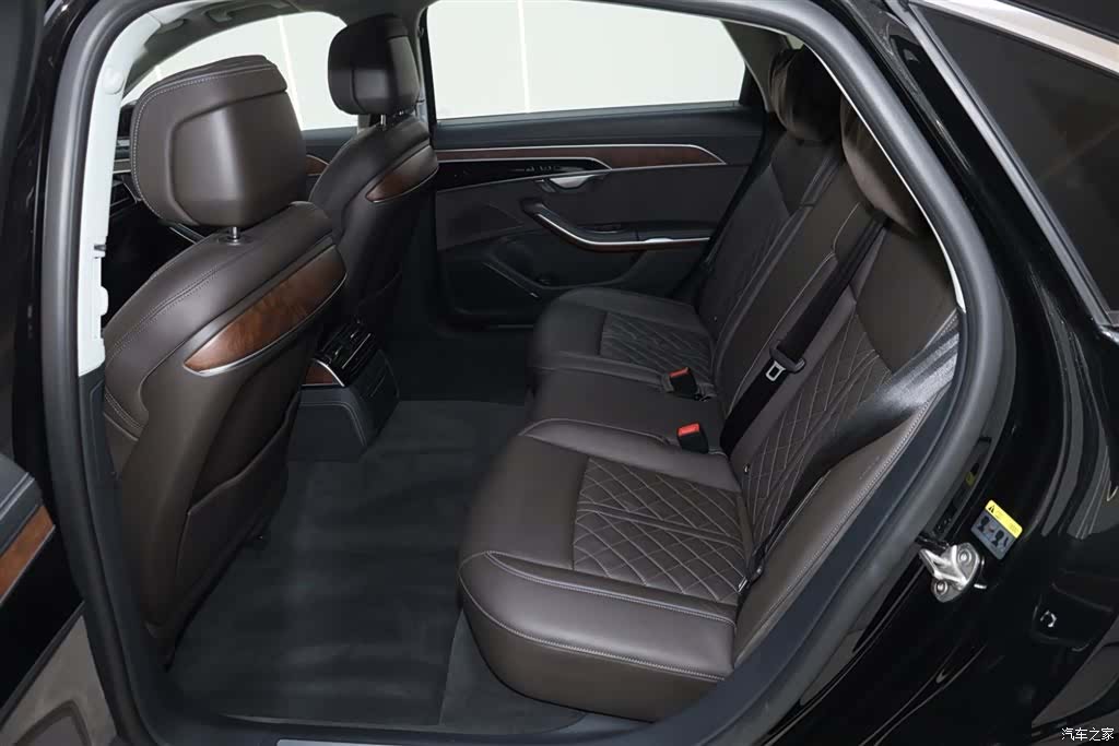 Audi A8L, 2023 19