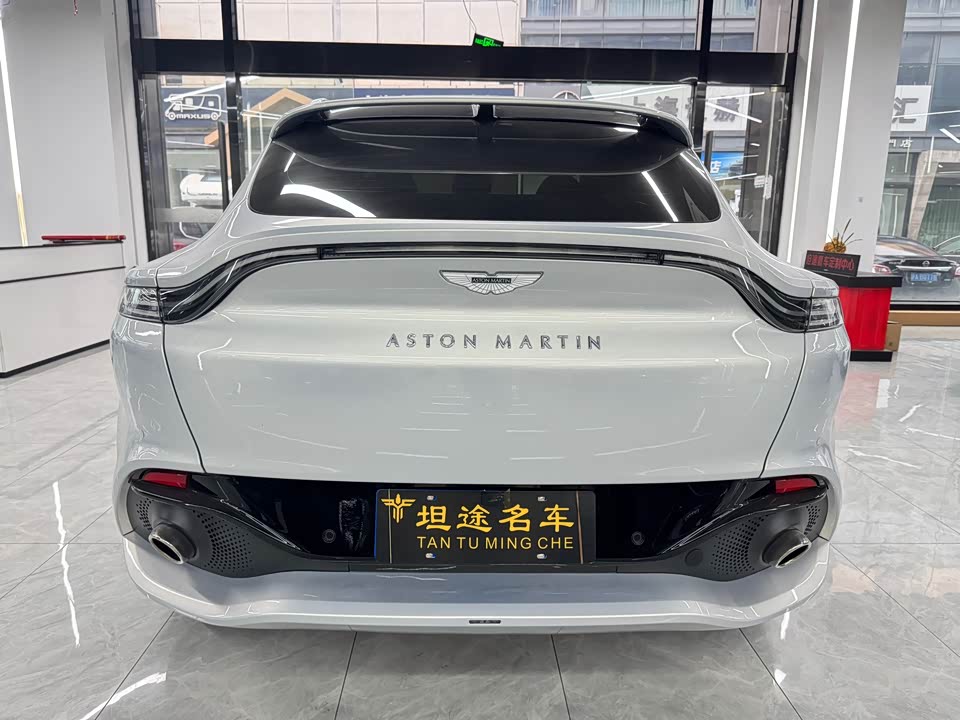Aston Martin DBX