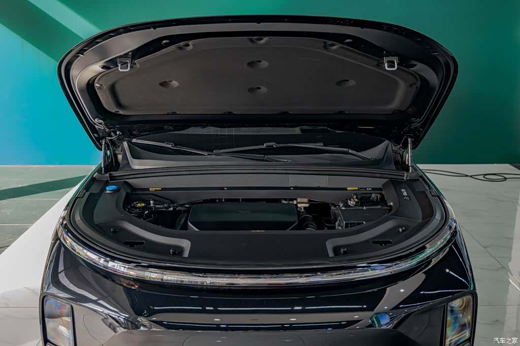 Li Auto L8, 2025 все фото