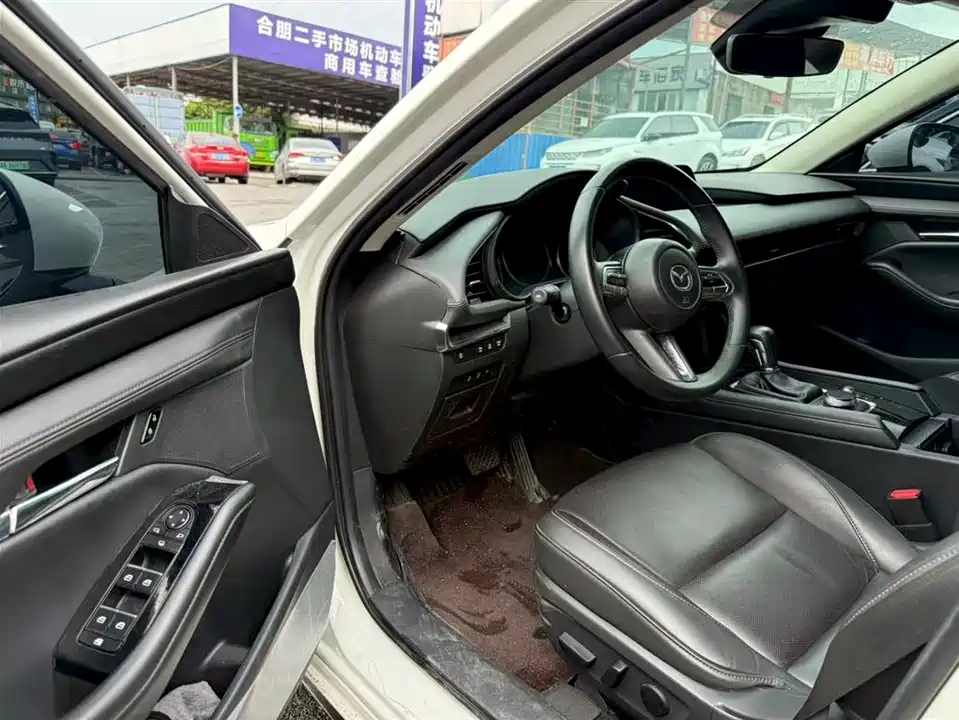 Mazda 3 Angkesaila