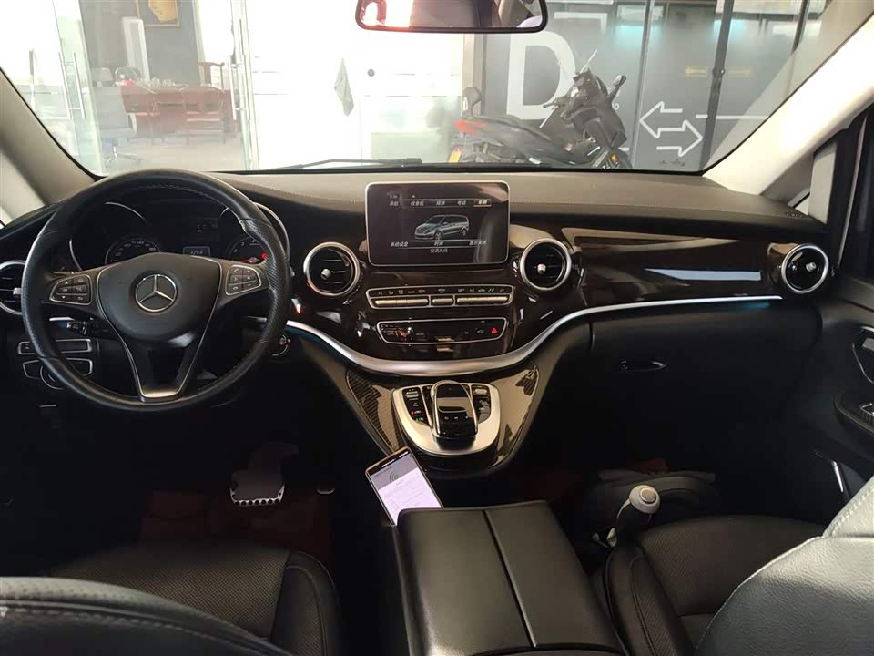 Mercedes-Benz V-class