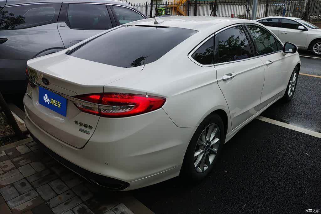 Ford Mondeo, 2017 3