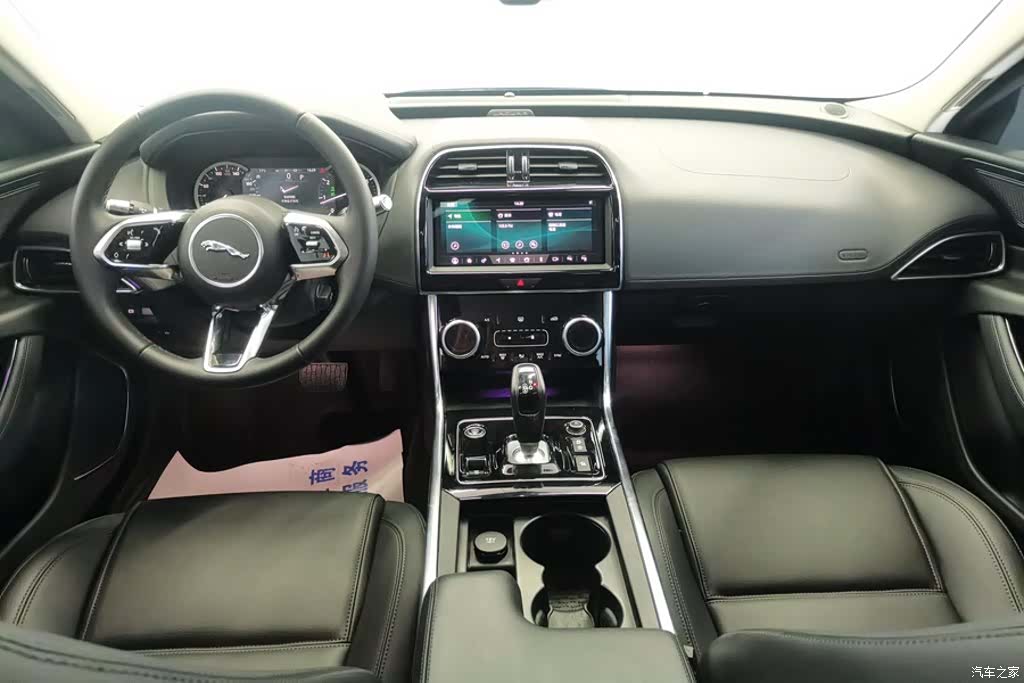 Land Rover XEL, 2021 12