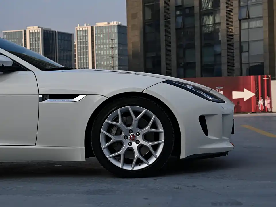 Jaguar F-TYPE