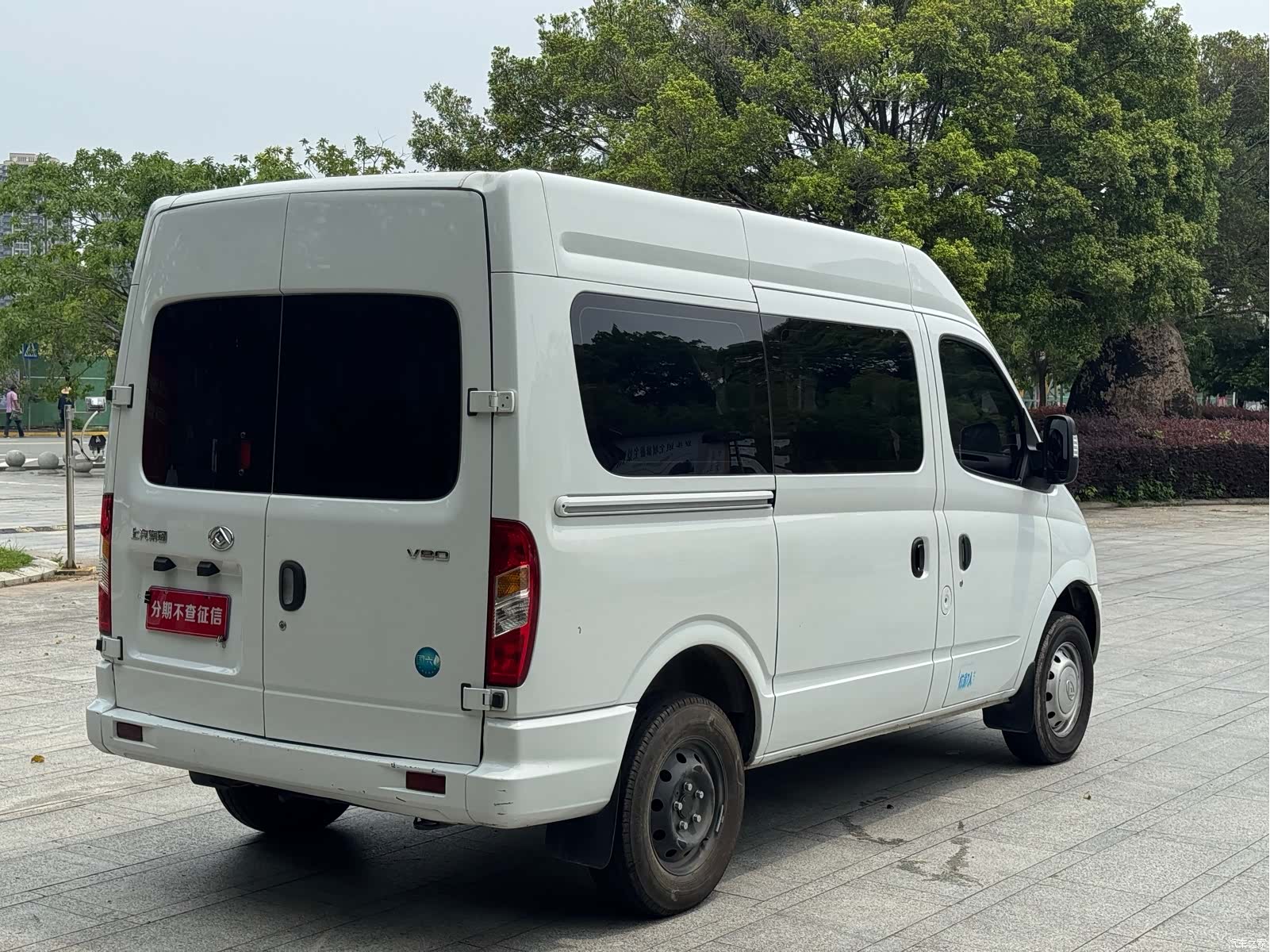 Maxus V80, 2024 17