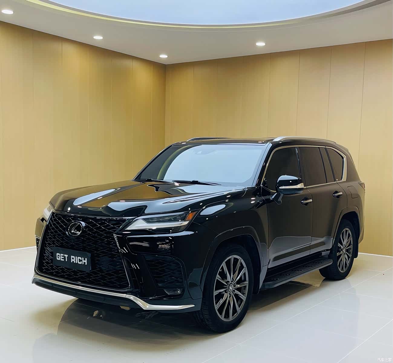Lexus LX, 2023 1