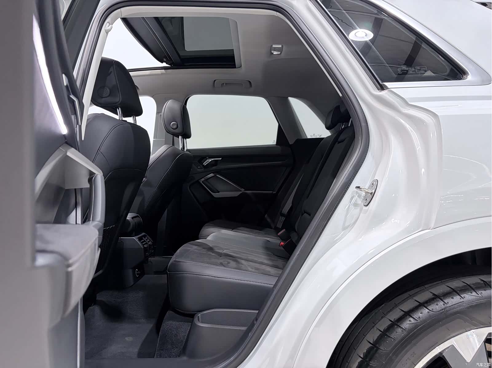 Audi Q3, 2022 9