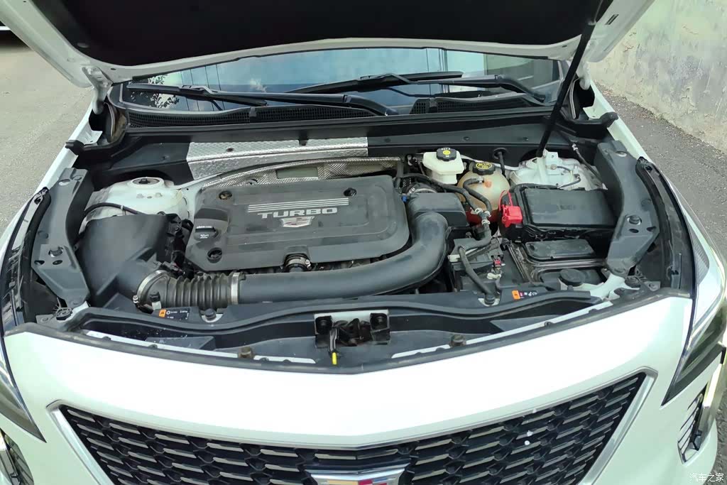 Cadillac XT4, 2022 10