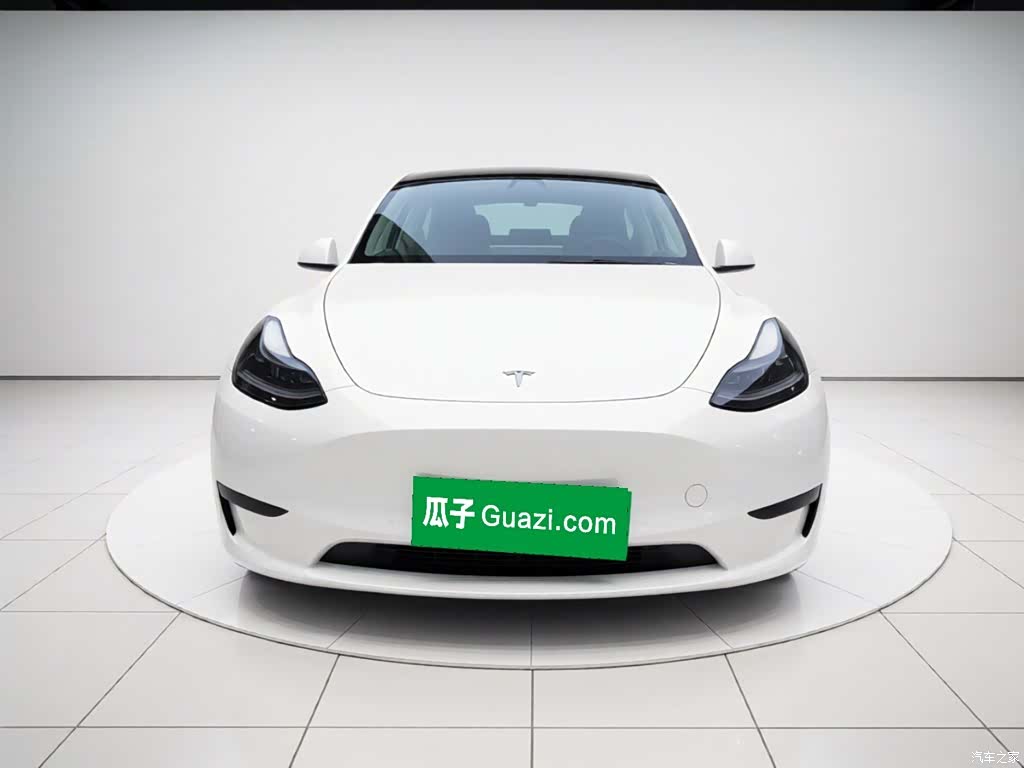 Tesla Model Y, 2022 2
