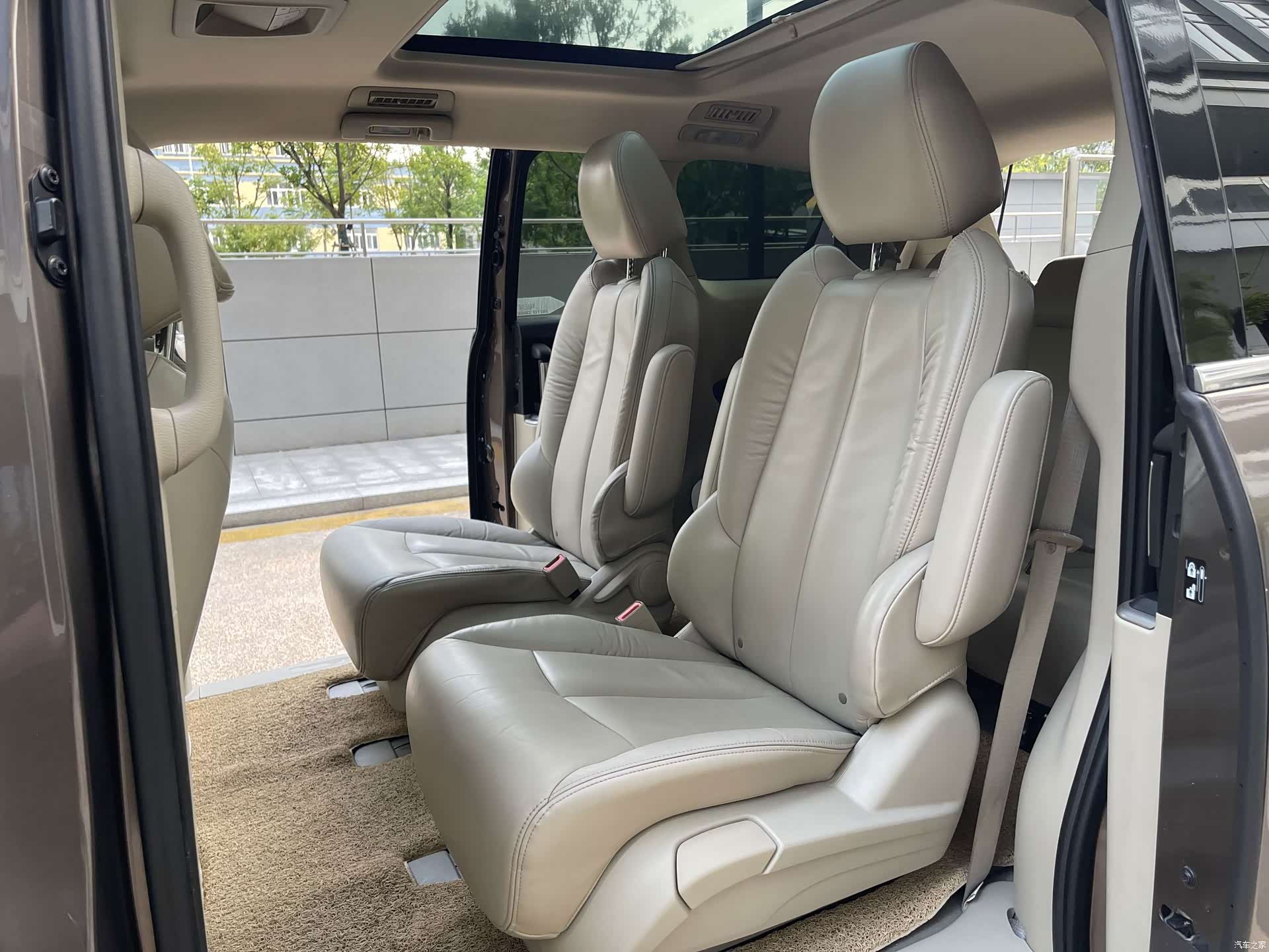 Buick GL8, 2015 10