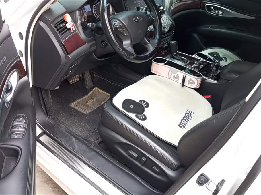 Infiniti Q70 Infiniti Q70