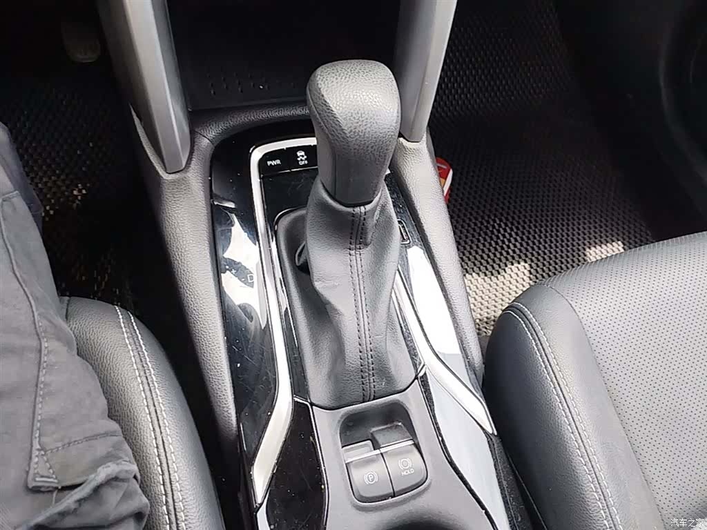 Toyota Frontlander, 2025 10