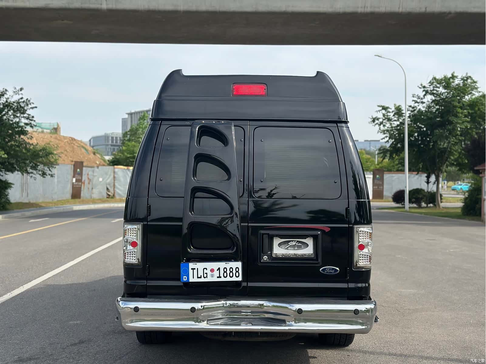 Ford E350, 2010 14