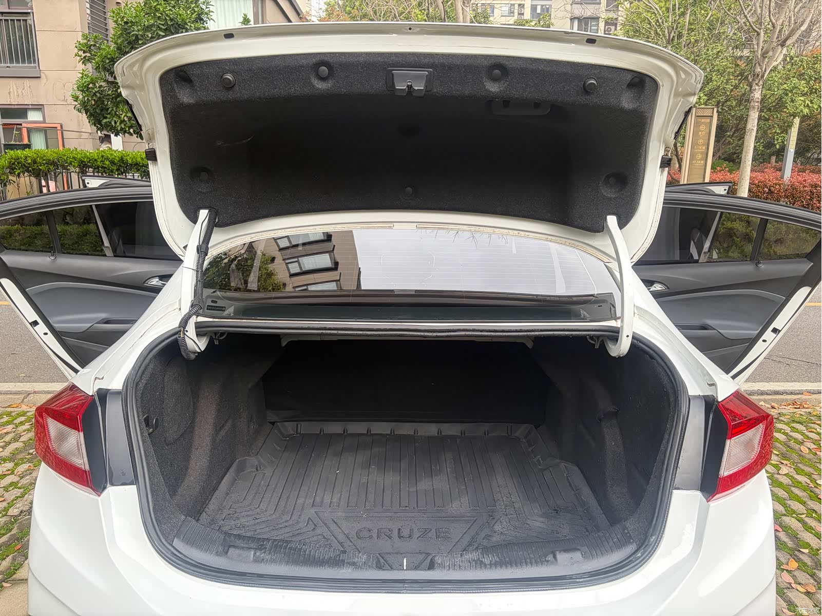 Chevrolet 320, 2018 18