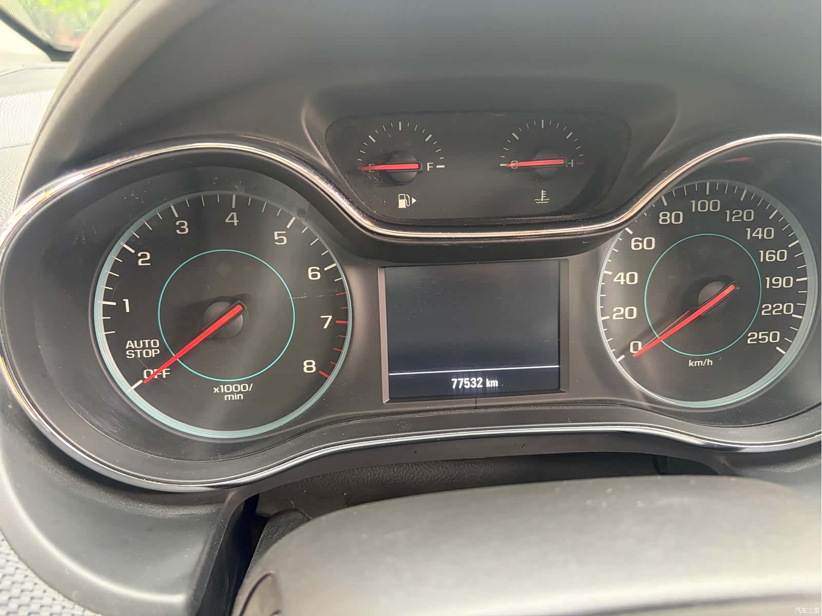 Chevrolet 320, 2018 15