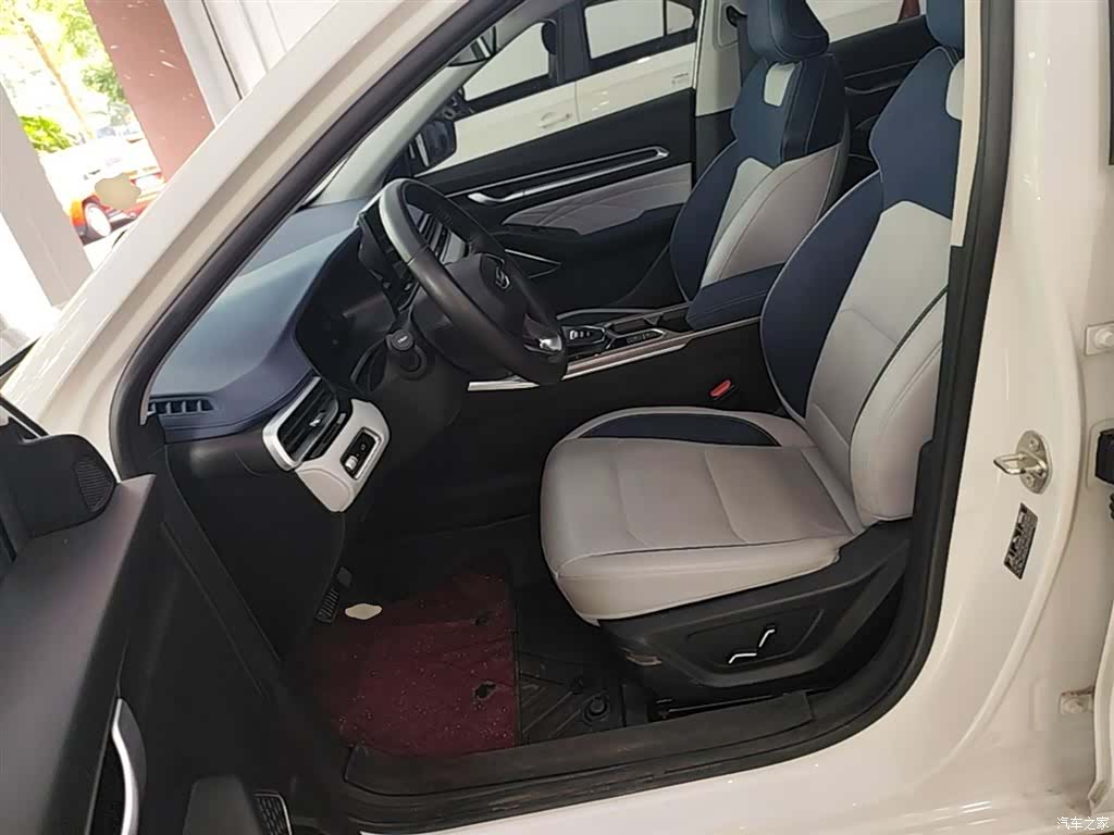 Geely Emgrand, 2023 15