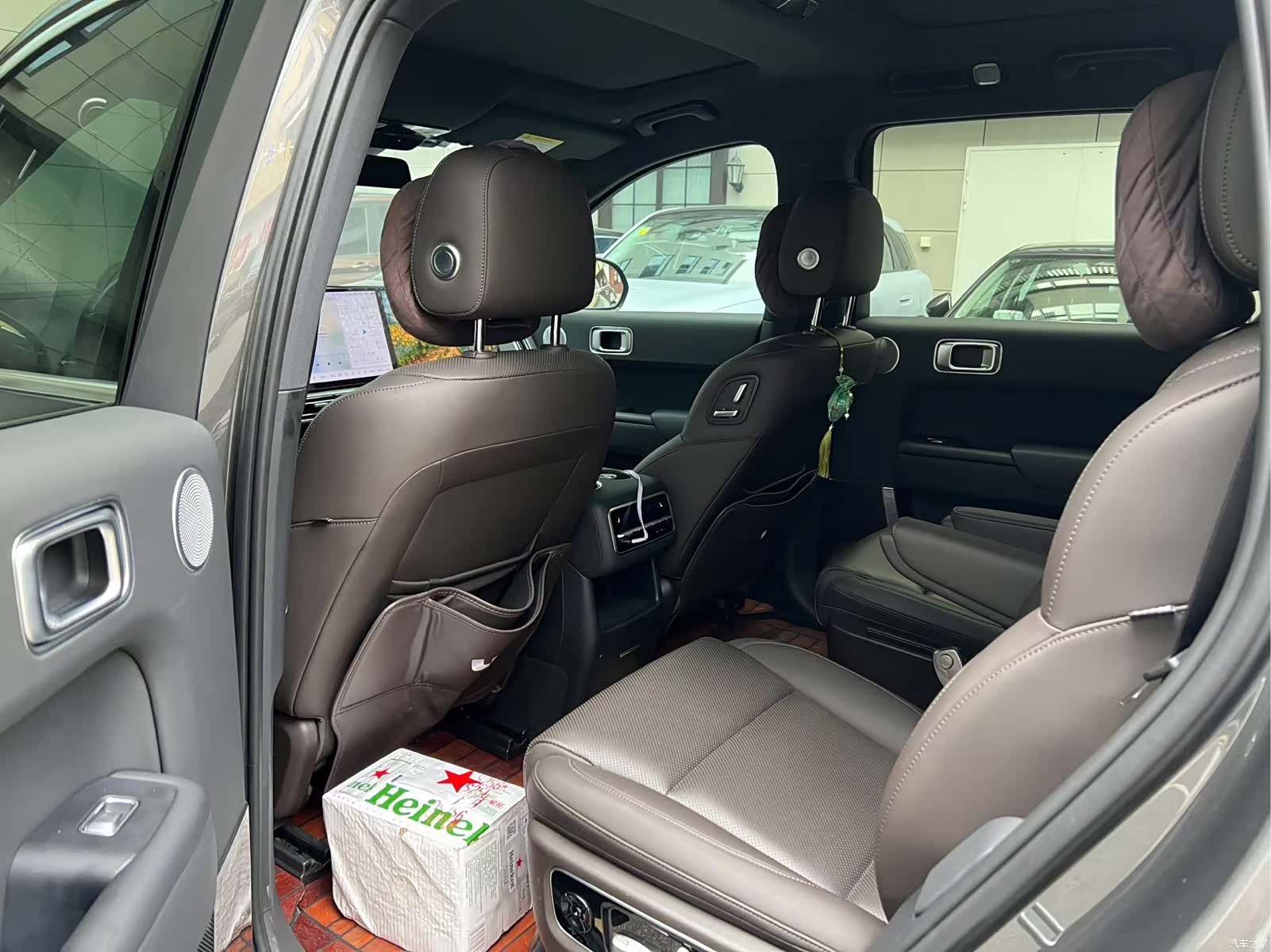 Li Auto L8, 2023 все фото