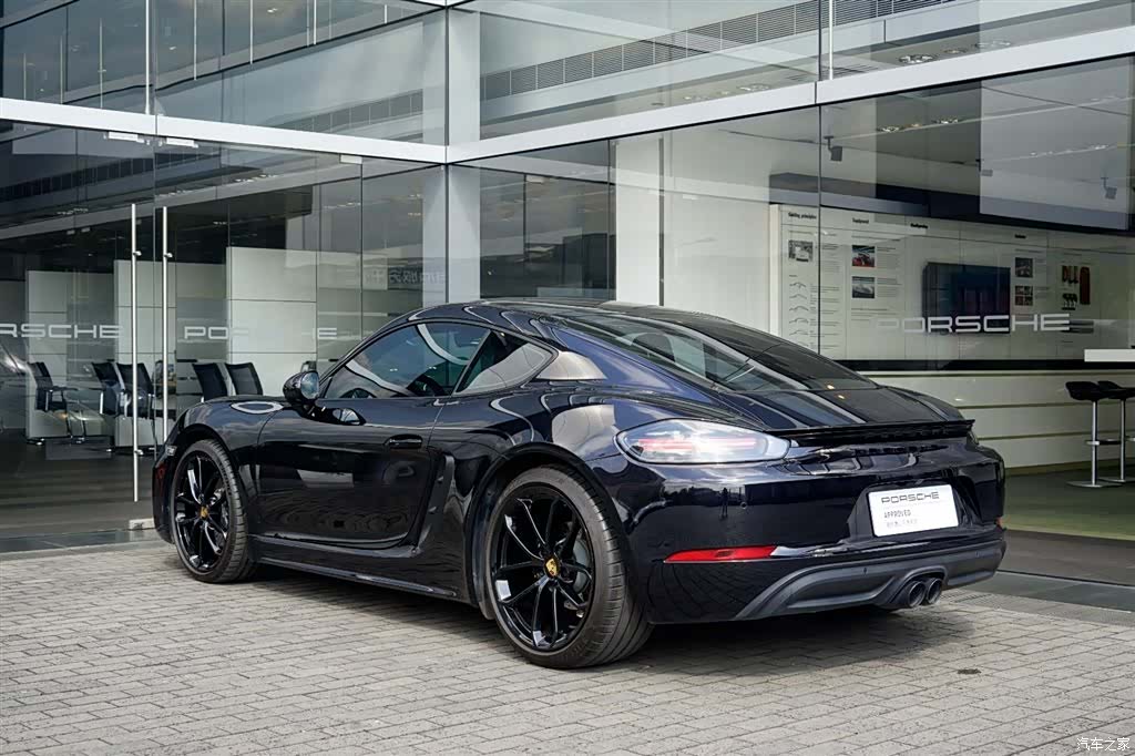Porsche Cayman, 2025 3