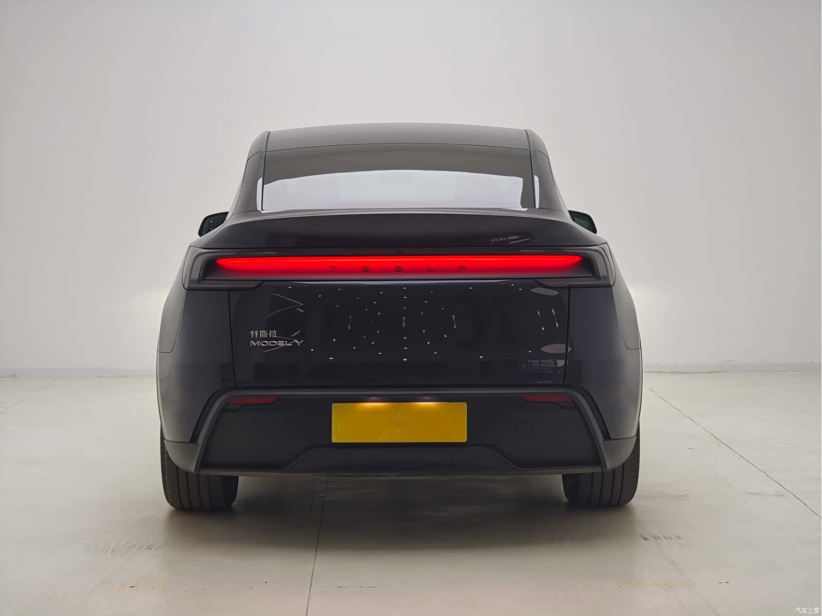 Tesla Model Y, 2025 10