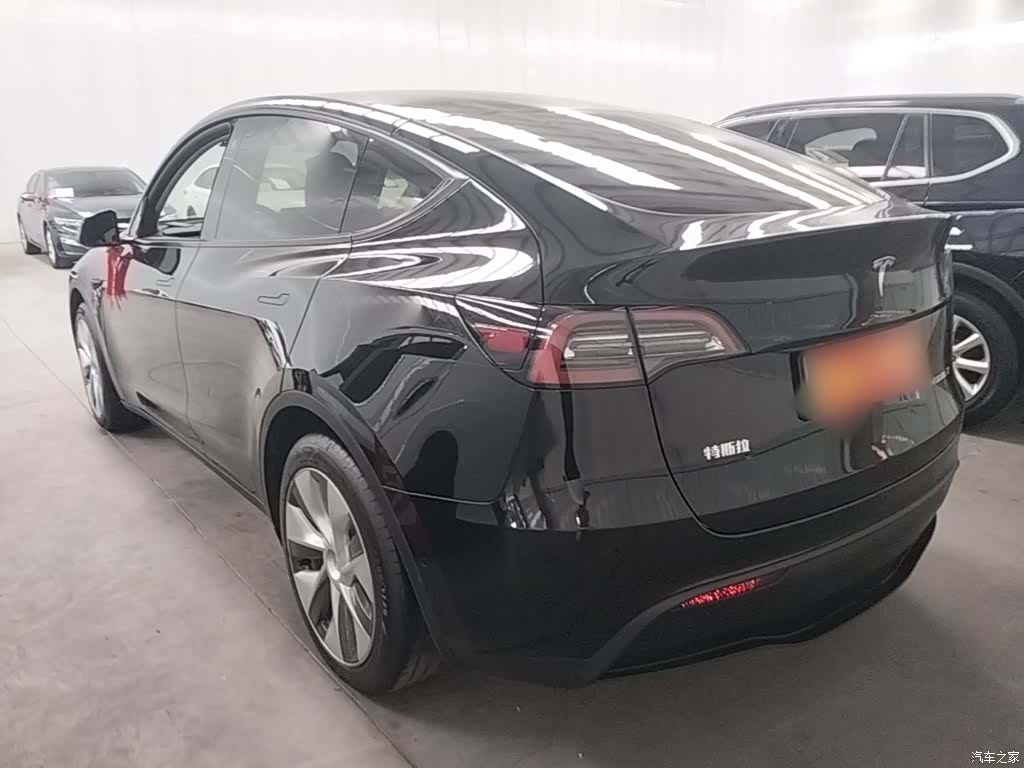 Tesla Model Y, 2023 все фото