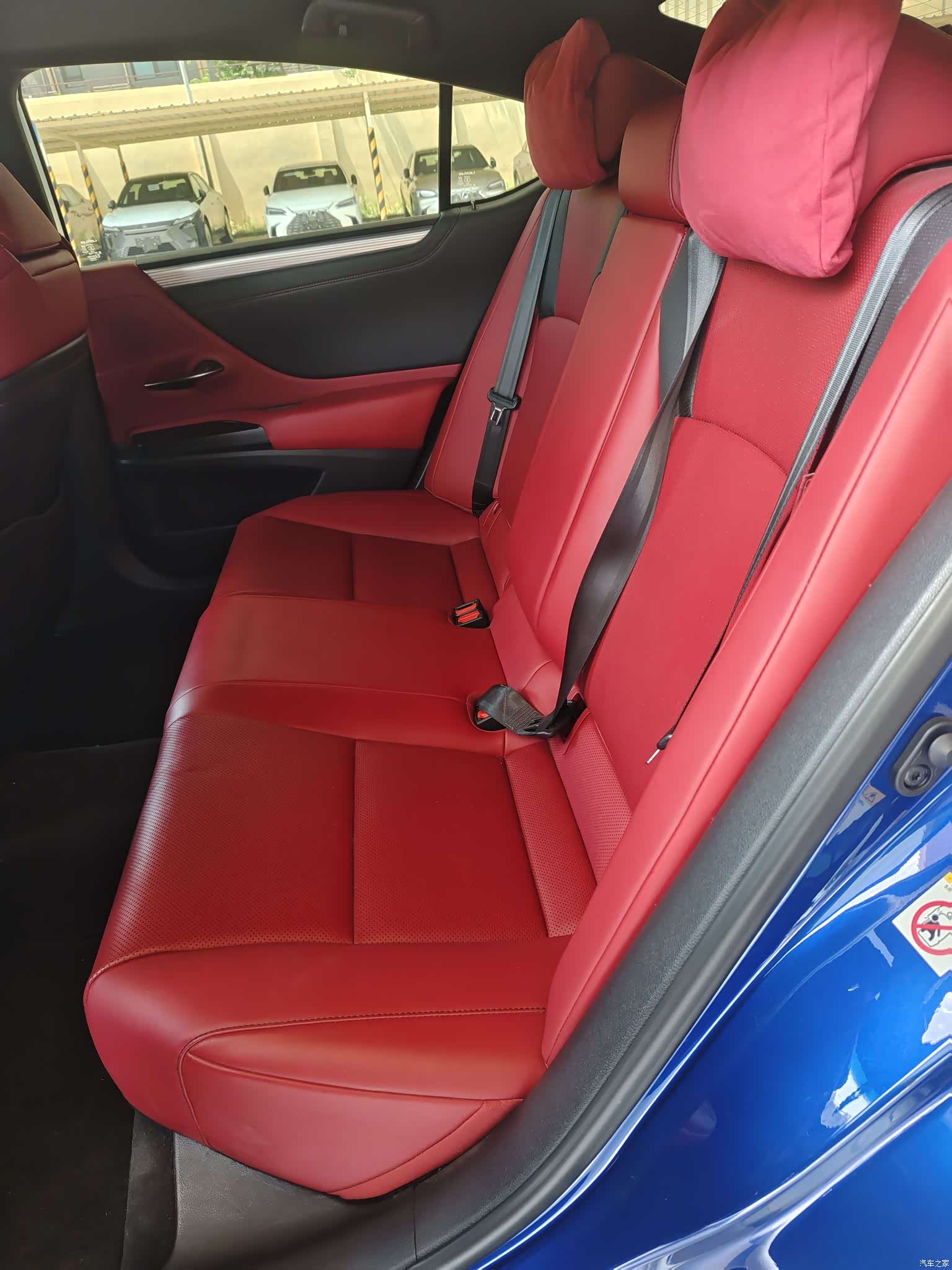 Lexus ES, 2019 18