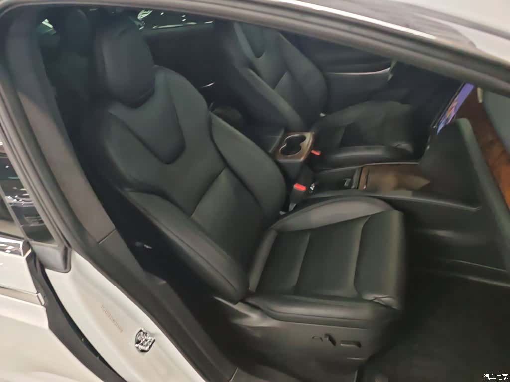 Tesla Model X, 2020 25