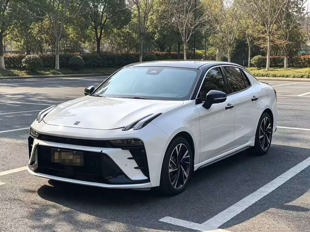 Lynk & Co 03