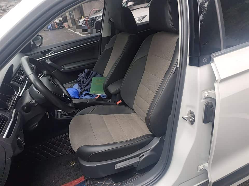 Volkswagen C-TREK Wei Collar