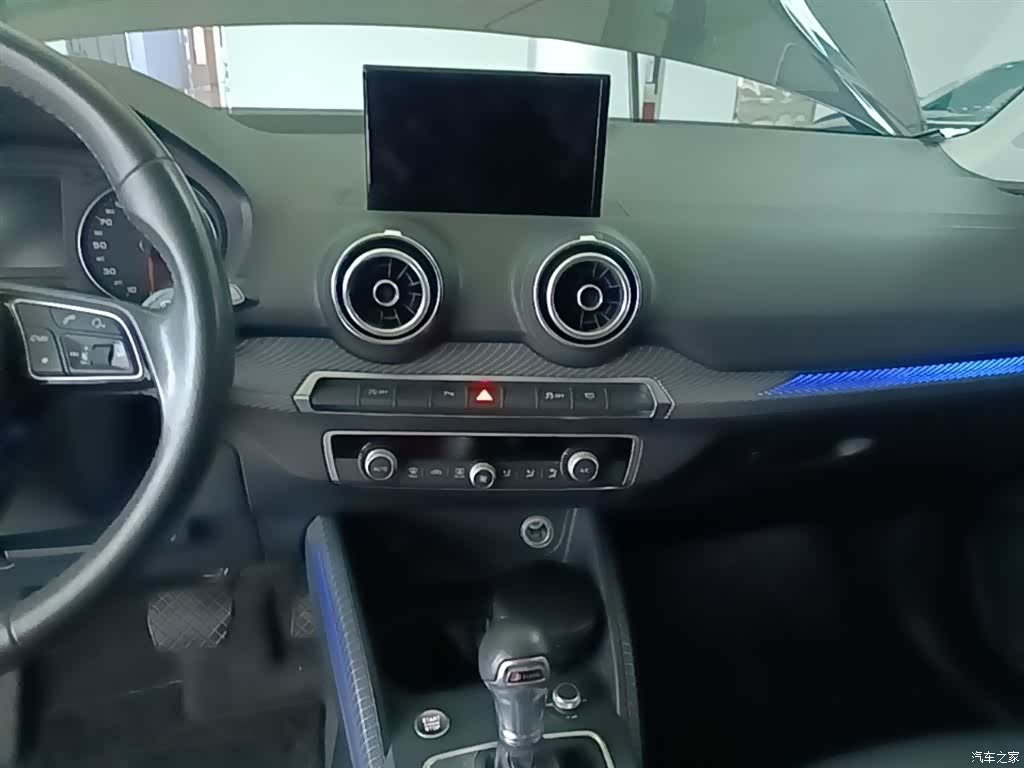 Audi Q2L, 2020 13