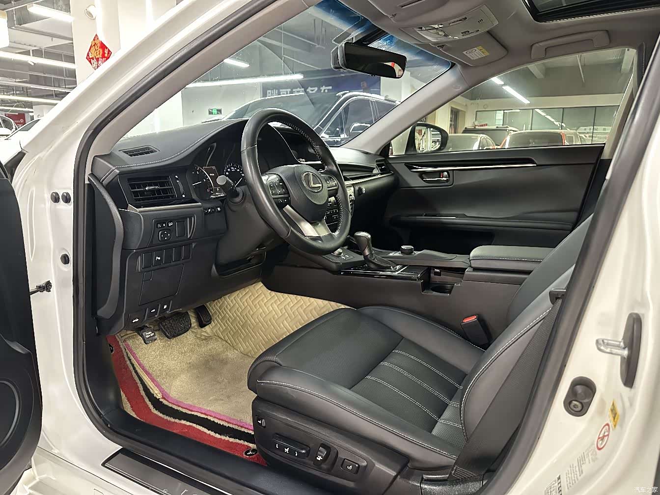 Lexus ES, 2018 все фото