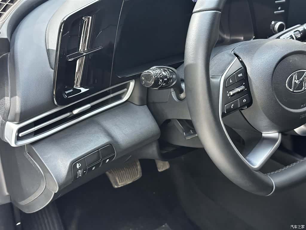Hyundai Elantra, 2022 10